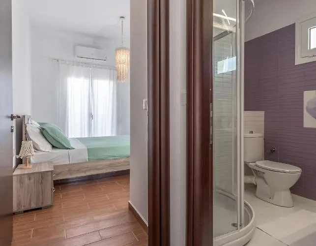 Ellania Milos Адамас