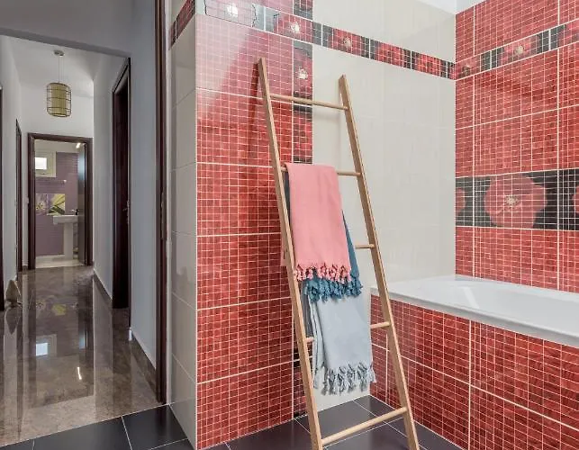 Ellania Milos * Адамас